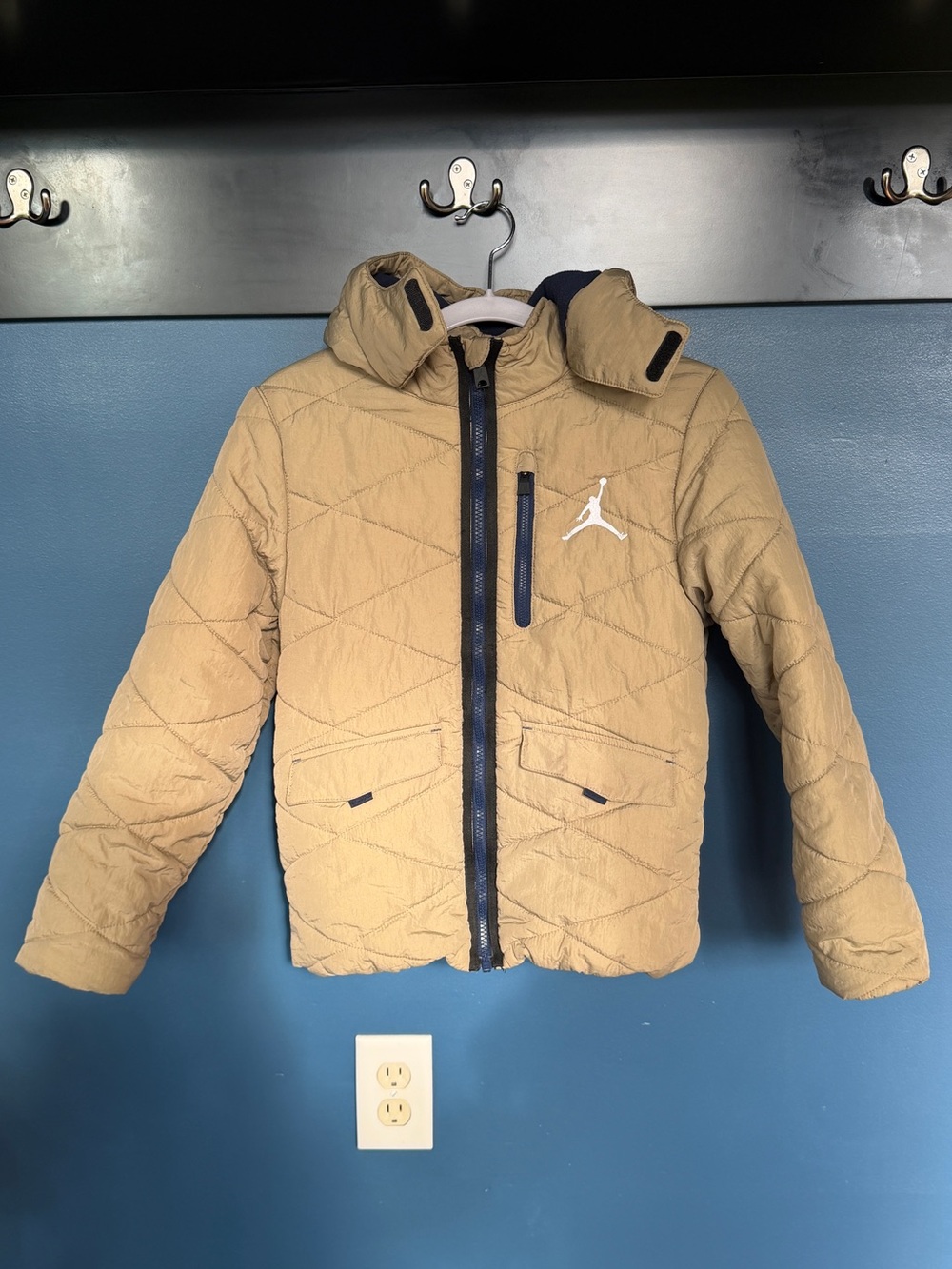 Jordan Boys Diamond-Quilted Puffer Winter Jacket Tan Khaki Size M 10-12